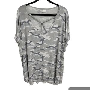 24/7 Maurices women's short sleeve gray camo plus size tee shirt blouse size 4X